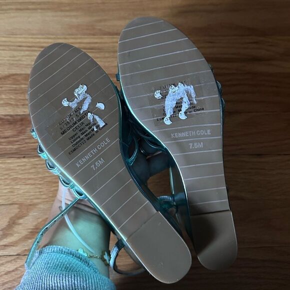 Kenneth Cole | Celia Ankle Strap Platform Wedge Sandal - Picture 7 of 8